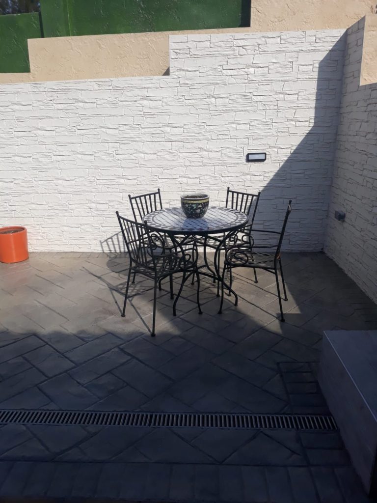 Suelo impreso antideslizante piscina