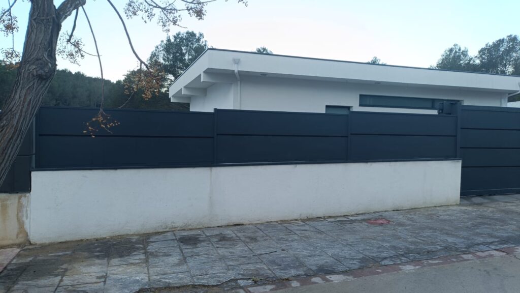 Suelo decorativo exterior piscina